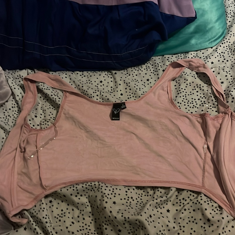 Windsor Top light pink colored.